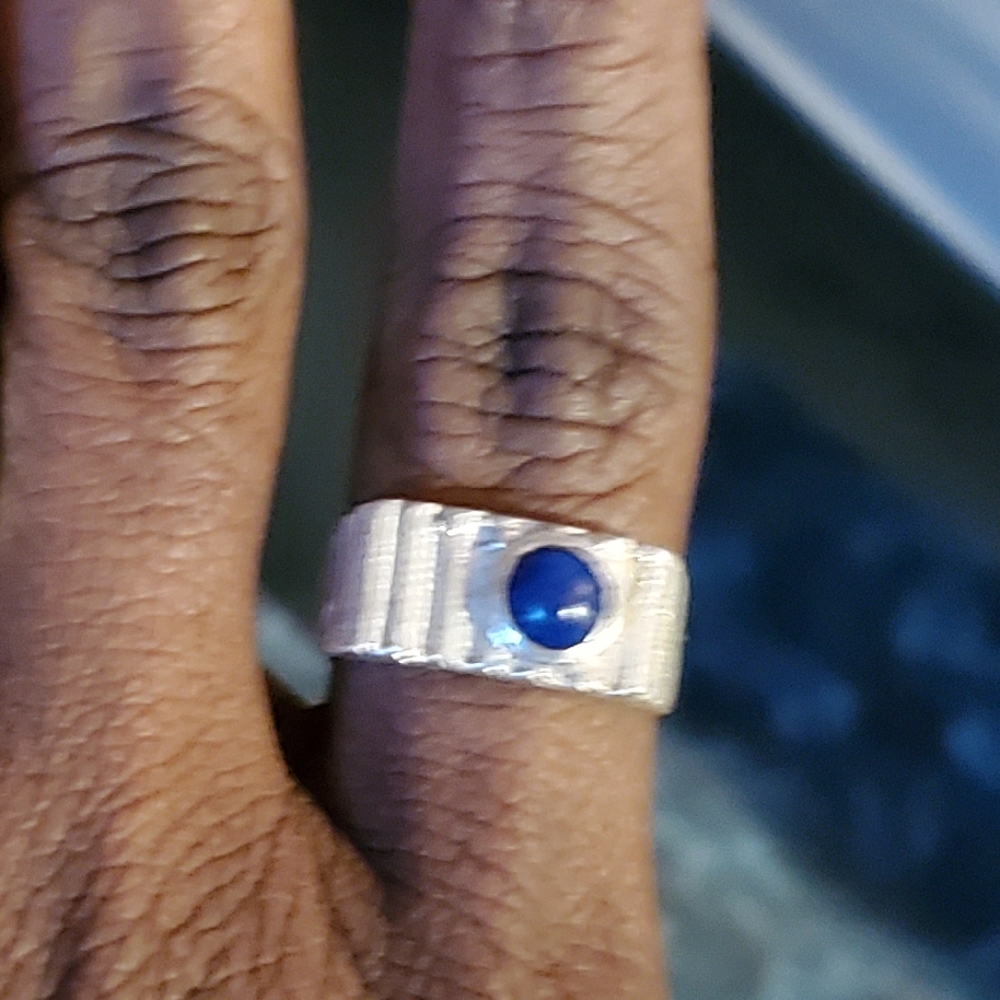 Vintage Sterling Band with Lapis Stone - Picture 7 of 7